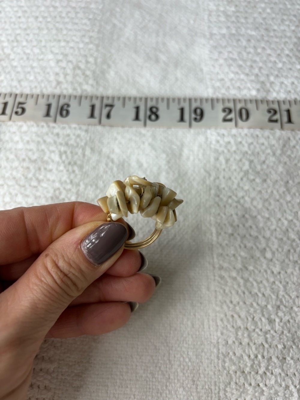 Gold Cocktail Ring with Clustered Shell Chip Detail Size 9